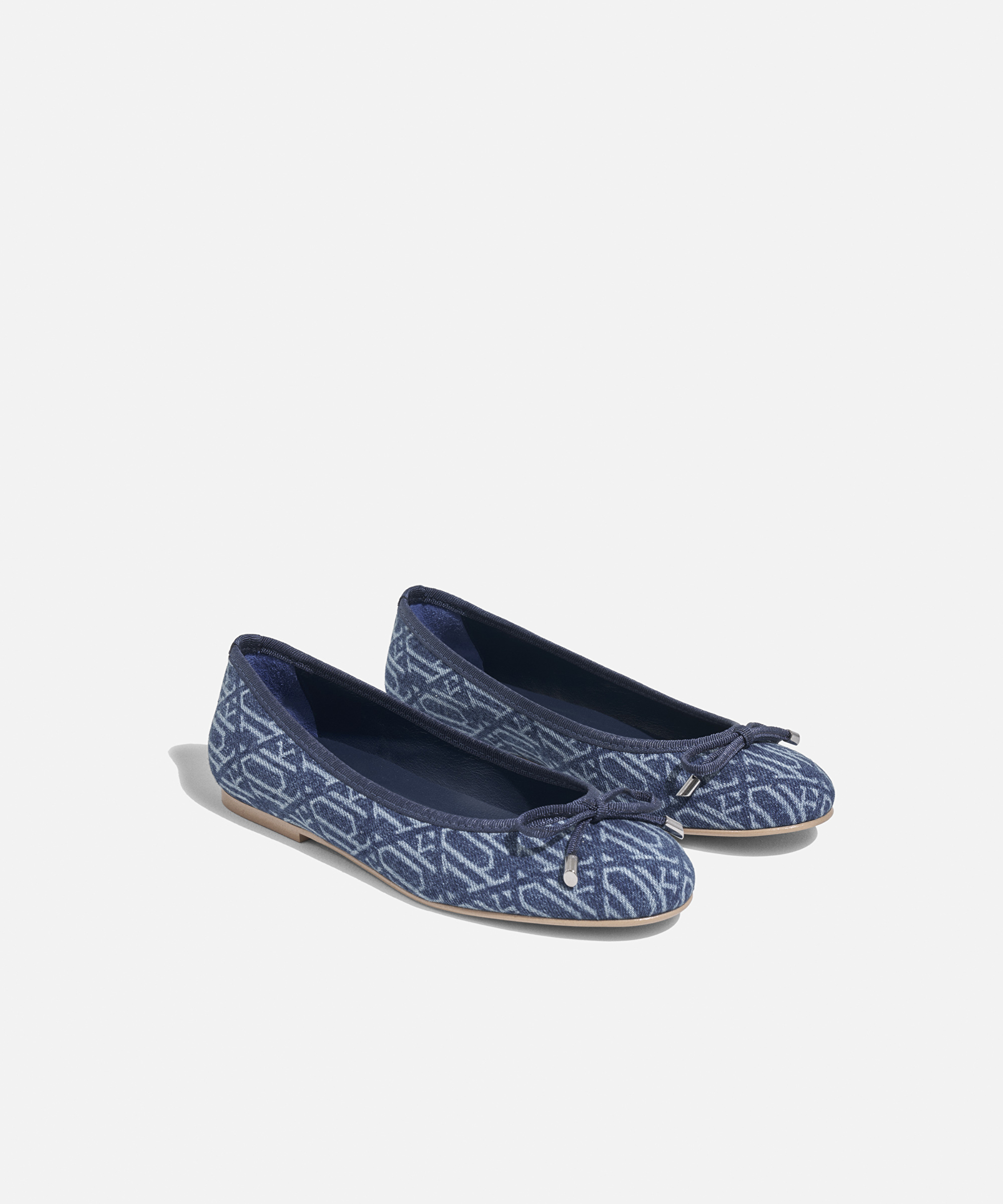 Monogram denim babet_1